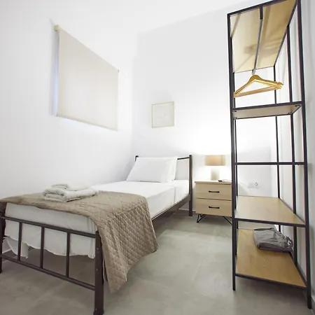 Aris Kallithea- Big & Bright 3 Bedroom Apartment *